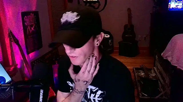 Snapshot of LEVIATHANX666 chatting on 04/04/26, 05:16 LEVIATHANX666 online show from 04/04/26, 05:16