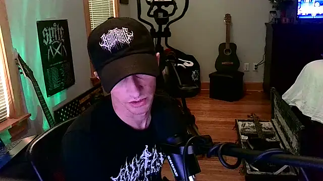 Snapshot of LEVIATHANX666 chatting on 04/05/26, 05:32 LEVIATHANX666 online show from 04/05/26, 05:32