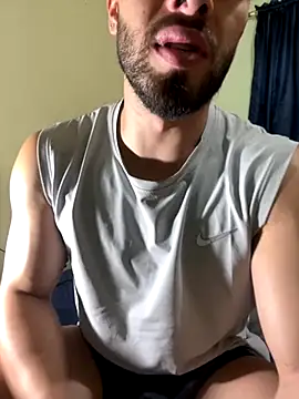 Snapshot of MaxDell chatting on 09/10/25, 12:21 MaxDell online show from 09/10/25, 12:21