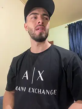 Snapshot of MaxDell chatting on 09/19/25, 01:18 MaxDell online show from 09/19/25, 01:18