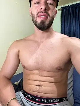 Snapshot of MaxDell chatting on 09/24/25, 03:43 MaxDell online show from 09/24/25, 03:43