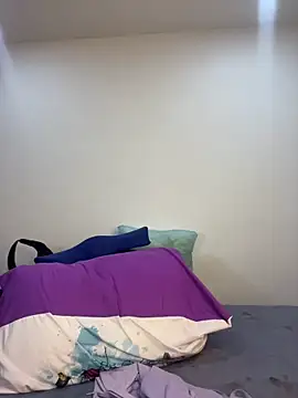 Snapshot of MaxDell chatting on 04/07/26, 06:08 MaxDell online show from 04/07/26, 06:08