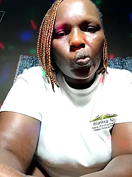 Snapshot of khetyvile chatting on 04/18/26, 07:51 khetyvile online show from 04/18/26, 07:51