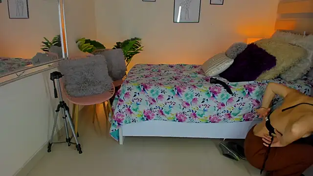 LusyKitty online show from 09/11/25, 03:12