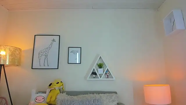 LusyKitty online show from 12/15/25, 03:27