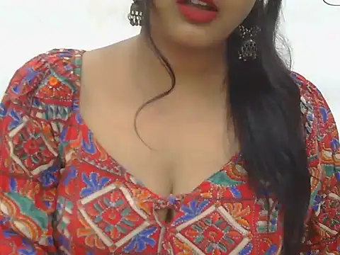 Snapshot of POOJA_199 chatting on 10/03/25, 10:56 POOJA 199 online show from 10/03/25, 10:56