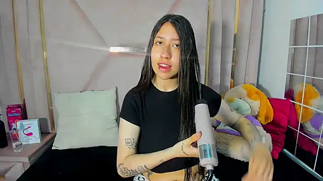 Snapshot of venusmorgan chatting on 10/14/25, 03:24 venusmorgan online show from 10/14/25, 03:24