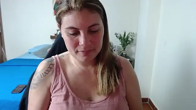 Secret Bella online show from 11/18/25, 11:25