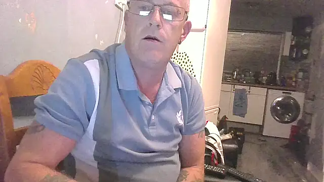 Snapshot of hefin18 chatting on 02/19/25, 09:47 hefin18 online show from 02/19/25, 09:47