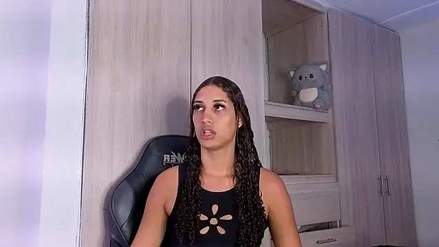 Snapshot of candice777 chatting on 03/25/26, 02:23 candice777 online show from 03/25/26, 02:23