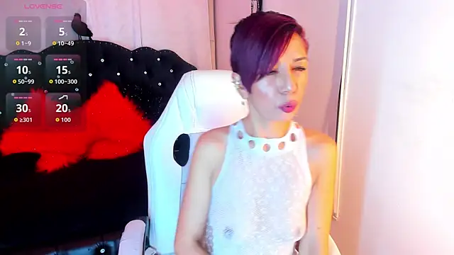 Trinityy   online show from 11/17/25, 06:03