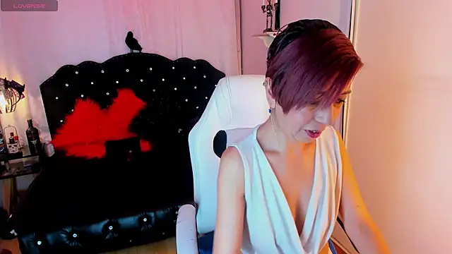 Trinityy   online show from 12/05/25, 06:37