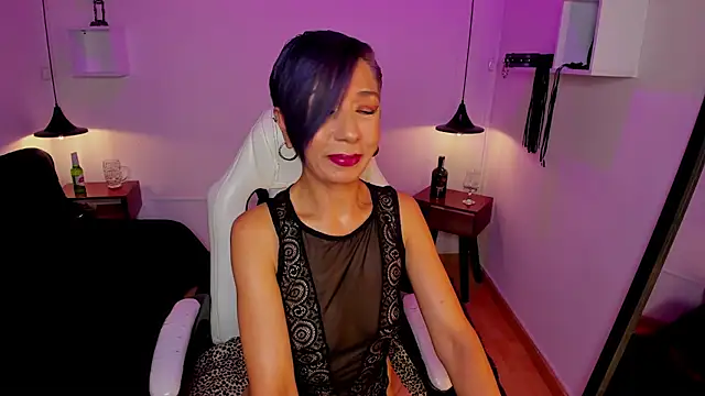 Snapshot of Trinityy__ chatting on 05/27/26, 07:44 Trinityy online show from 05/27/26, 07:44