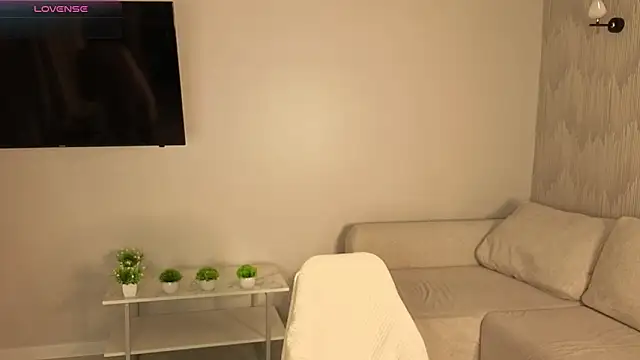 Snapshot of KeeleyBuoy chatting on 04/11/26, 03:05 KeeleyBuoy online show from 04/11/26, 03:05