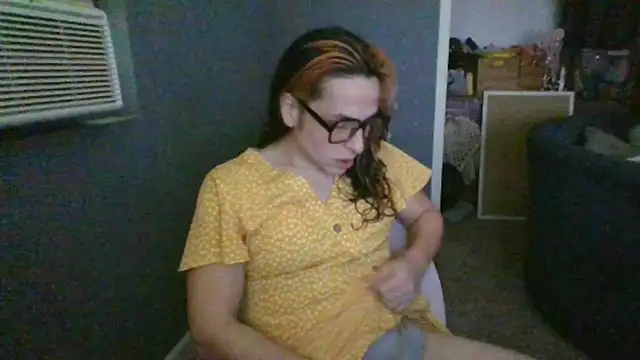 Snapshot of mayra_mayhem chatting on 05/18/26, 08:03 mayra mayhem online show from 05/18/26, 08:03