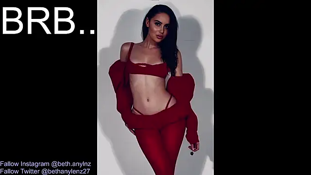 Snapshot of bethanyLenz chatting on 11/19/25, 02:17 bethanyLenz online show from 11/19/25, 02:17