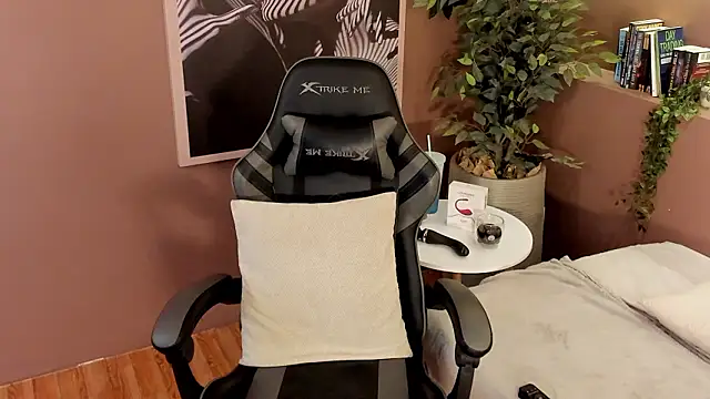 Skyyle  online show from 02/11/26, 01:27