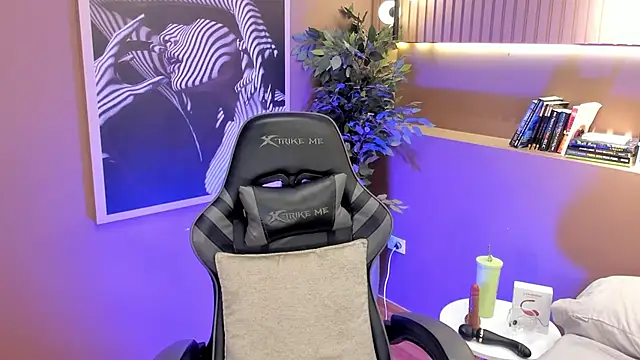 Skyyle  online show from 03/29/26, 04:40