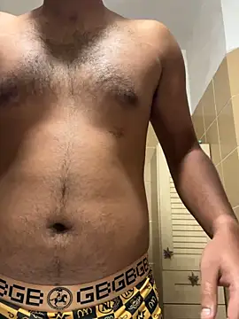 Snapshot of Noam7080z chatting on 09/18/25, 11:12 Noam7080z online show from 09/18/25, 11:12