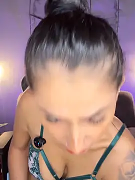 Snapshot of SOY_NOOA chatting on 10/11/25, 01:09 SOY NOOA online show from 10/11/25, 01:09