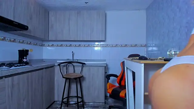 Snapshot of ZaiMoon_ chatting on 11/22/25, 07:57 ZaiMoon online show from 11/22/25, 07:57