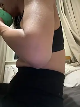 Ladyboyluxe online show from 02/21/26, 04:57