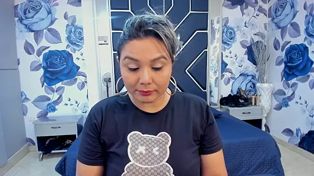 LatinaHoleQueen online show from 09/17/25, 02:19