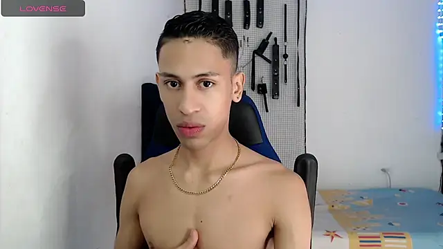 dylan apol0 online show from 11/09/25, 04:44