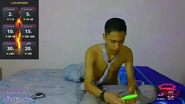 Snapshot of dylan_apol0 chatting on 04/21/26, 02:15 dylan apol0 online show from 04/21/26, 02:15