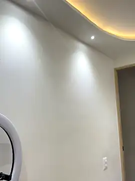 Elie-3 online show from 10/30/25, 02:02