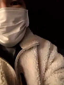 Snapshot of kqitooo chatting on 12/18/25, 01:06 kqitooo online show from 12/18/25, 01:06