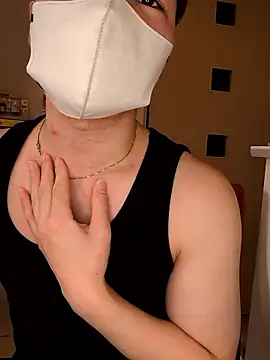 Snapshot of kqitooo chatting on 03/27/26, 05:57 kqitooo online show from 03/27/26, 05:57