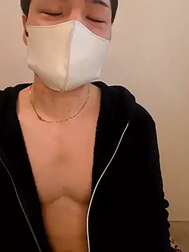 Snapshot of kqitooo chatting on 04/11/26, 03:33 kqitooo online show from 04/11/26, 03:33