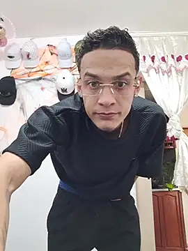 Snapshot of Ethanho0t chatting on 10/25/25, 04:35 Ethanho0t online show from 10/25/25, 04:35