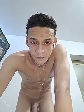 Snapshot of Ethanho0t chatting on 11/28/25, 08:28 Ethanho0t online show from 11/28/25, 08:28