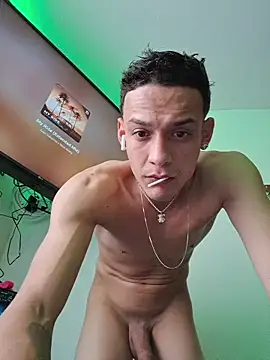 Snapshot of Ethanho0t chatting on 11/29/25, 04:10 Ethanho0t online show from 11/29/25, 04:10