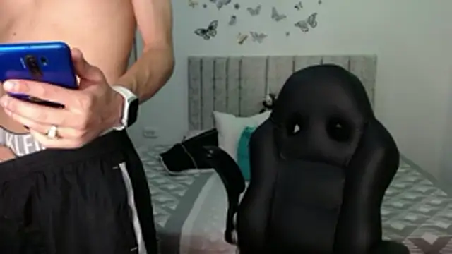 Snapshot of Ethanho0t chatting on 01/07/26, 09:01 Ethanho0t online show from 01/07/26, 09:01