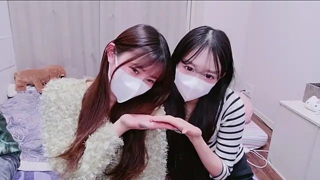 Snapshot of MOEMOE-Q chatting on 03/05/26, 03:30 MOEMOE-Q online show from 03/05/26, 03:30