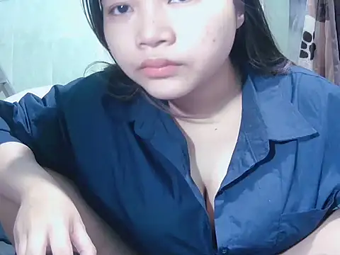 Lily3322 online show from 02/04/26, 08:25