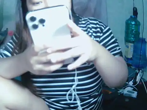 Snapshot of Lily3322 chatting on 07/17/26, 02:18 Lily3322 online show from 07/17/26, 02:18
