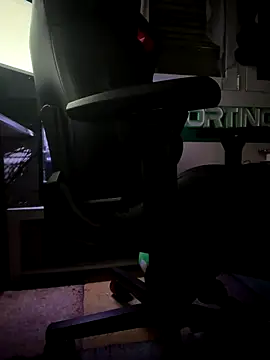 Snapshot of goncas23 chatting on 09/27/25, 03:44 goncas23 online show from 09/27/25, 03:44