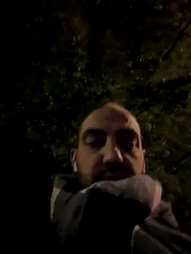 Snapshot of goncas23 chatting on 10/09/25, 03:26 goncas23 online show from 10/09/25, 03:26