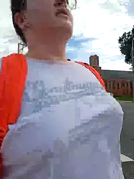 Snapshot of nuttiebuddy1 chatting on 09/16/25, 03:46 nuttiebuddy1 online show from 09/16/25, 03:46