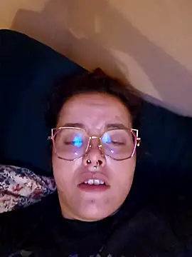 Snapshot of nuttiebuddy1 chatting on 09/18/25, 10:23 nuttiebuddy1 online show from 09/18/25, 10:23