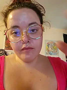 Snapshot of nuttiebuddy1 chatting on 09/19/25, 09:26 nuttiebuddy1 online show from 09/19/25, 09:26