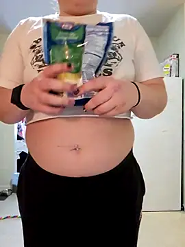 Snapshot of nuttiebuddy1 chatting on 10/02/25, 03:52 nuttiebuddy1 online show from 10/02/25, 03:52