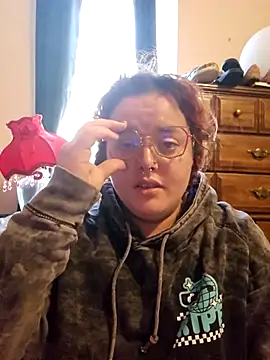 Snapshot of nuttiebuddy1 chatting on 10/04/25, 07:45 nuttiebuddy1 online show from 10/04/25, 07:45