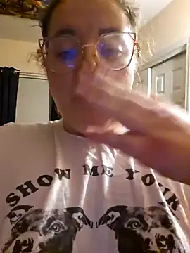 Snapshot of nuttiebuddy1 chatting on 10/23/25, 06:23 nuttiebuddy1 online show from 10/23/25, 06:23