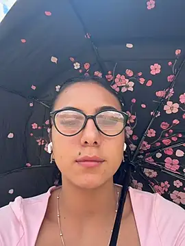 Snapshot of Sarahcutexoxox chatting on 03/21/26, 04:43 Sarahcutexoxox online show from 03/21/26, 04:43