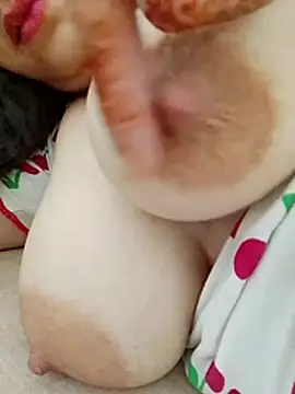 Snapshot of samoomaaa chatting on 10/24/25, 08:44 samoomaaa online show from 10/24/25, 08:44